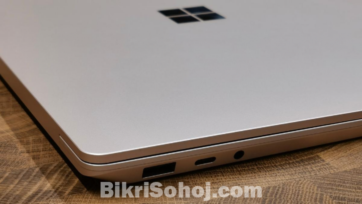 Surface Laptop 3 Core i7 10th gen 16/256gb ssdTouch 15